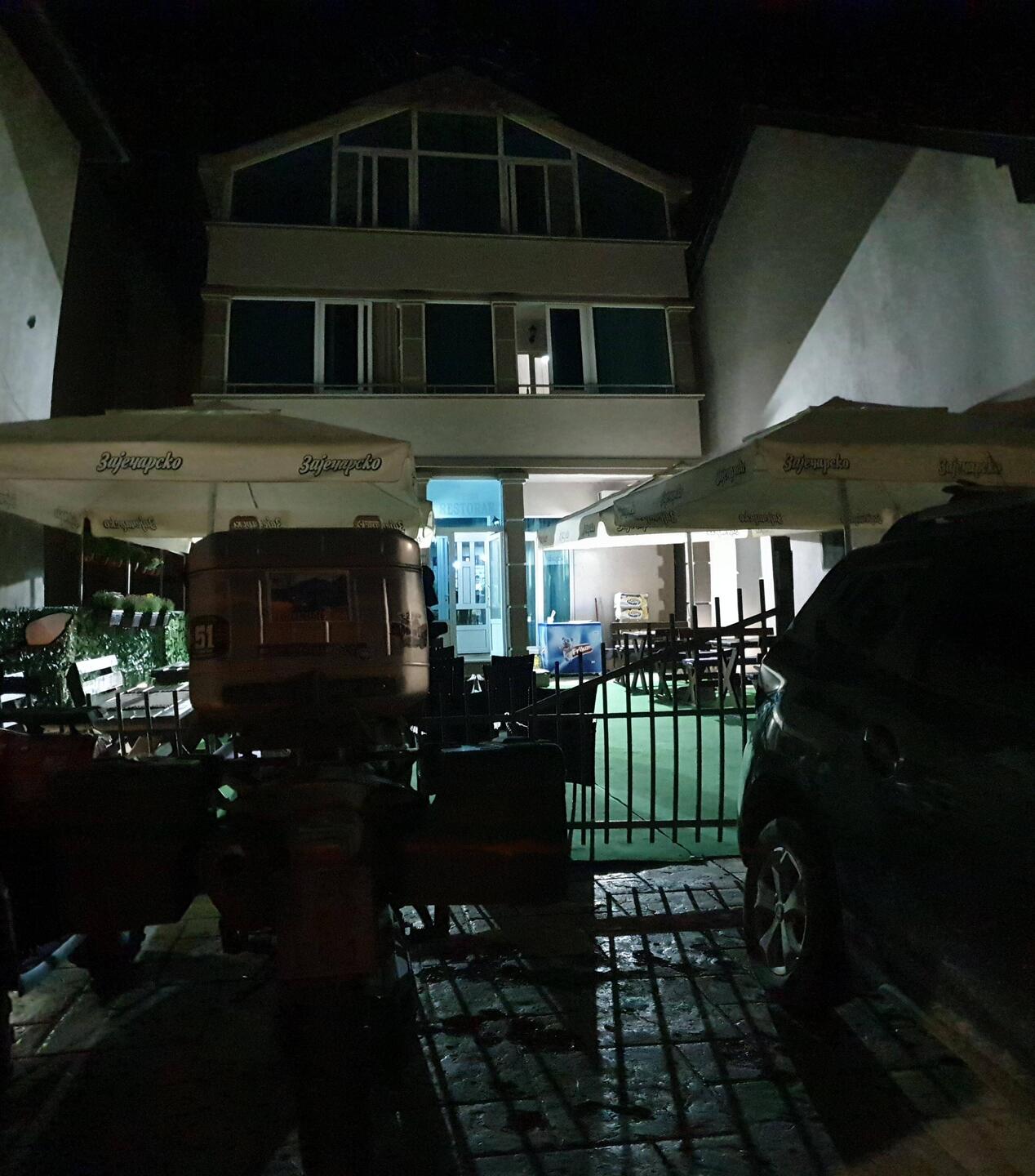 Parkplatz am Hotel ergattert