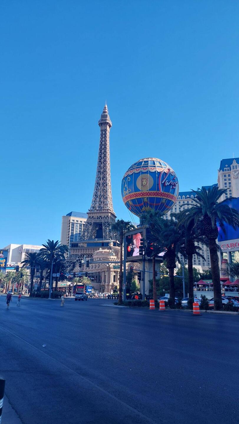 auf den Bus warten😋