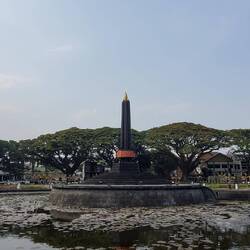 Monument vor dem Rathaus