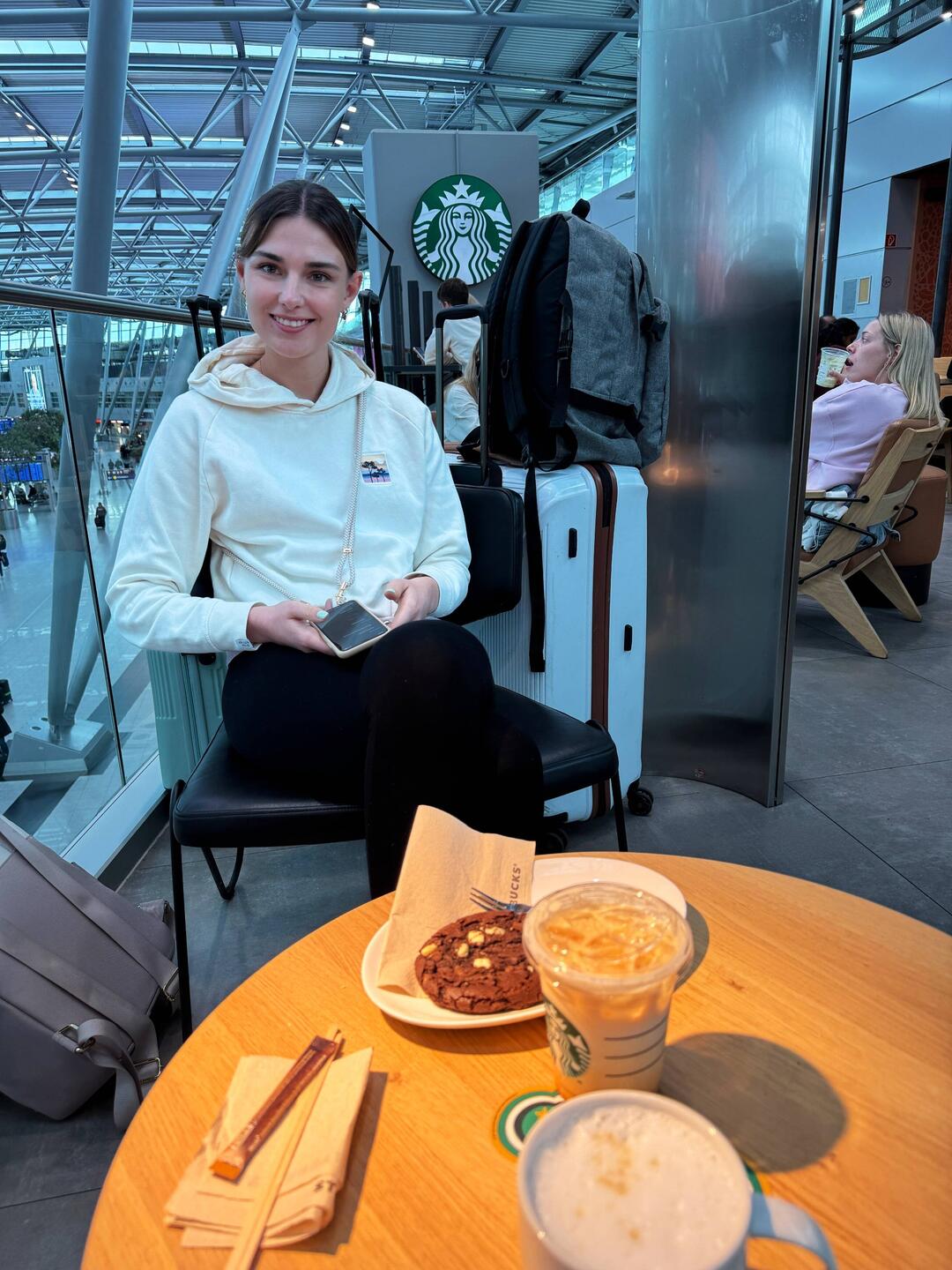 Der Urlaub startet mit einem leckeren Latte Macchiato und einen Pumkin Cream Iced Chai Tea Latte 😁