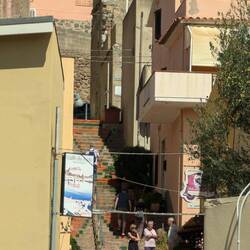Treppe hoch zur Festung in Castelsardo