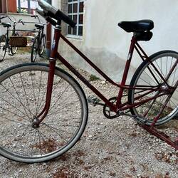 There is something very wrong with this bike. I know because I rode it. I will let you figure it out