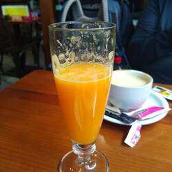 I was fearful this was Tang when they brought it to me, but it was definitely freshly squeezed!