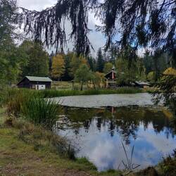 Schwellhäusl am Teich