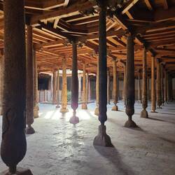 Das Innere der Juma (Freitags-) Moschee, eine der Hauptsehenswürdigkeiten Khivas