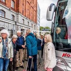 Samling vid bussen. Vår busschaufför Kattis var på plats en timme innan för säkerhets skull!