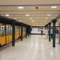 Unterpflasterbahn 1896, Metro 1, eine erste elektrische U-Bahne