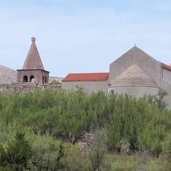 Kurz vor Pag, Franziskanerkloster und Reste der ehemaligen Altstadt