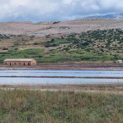 Salzfelder südlich von Pag