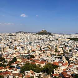 Blick auf den höchsten Hügel Athens