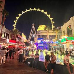 abends in Las Vegas. höchstes Riesenrad der Welt