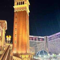 der Campanile vom Markusplatz Venedig