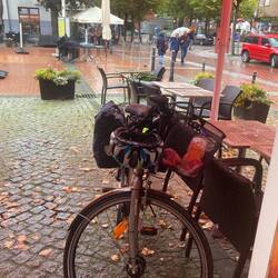 Der Regen und ich waren ein gutes Team. Er kam, als ich im Café war und ging als ich weiter fuhr.