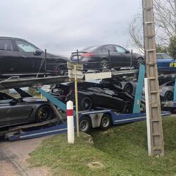 Da war entweder die Kurve zu eng oder der Auflieger zu lang