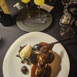 Schoko Variation mit Limoncello Sorbet und gesalzener Karamell Sauce