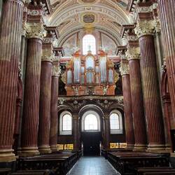 Majestueus orgel in Stanislav kerk