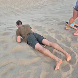 Los geht's Sandboard fahren