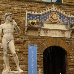 Der berühmte David von Michelangelo, hier als 1:1 Kopie