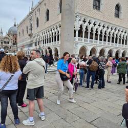 Hier ist unsere super Reiseleitung in Aktion, die Giulia