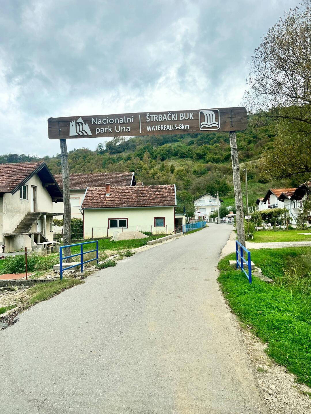 Zufahrt zum Wasserfall