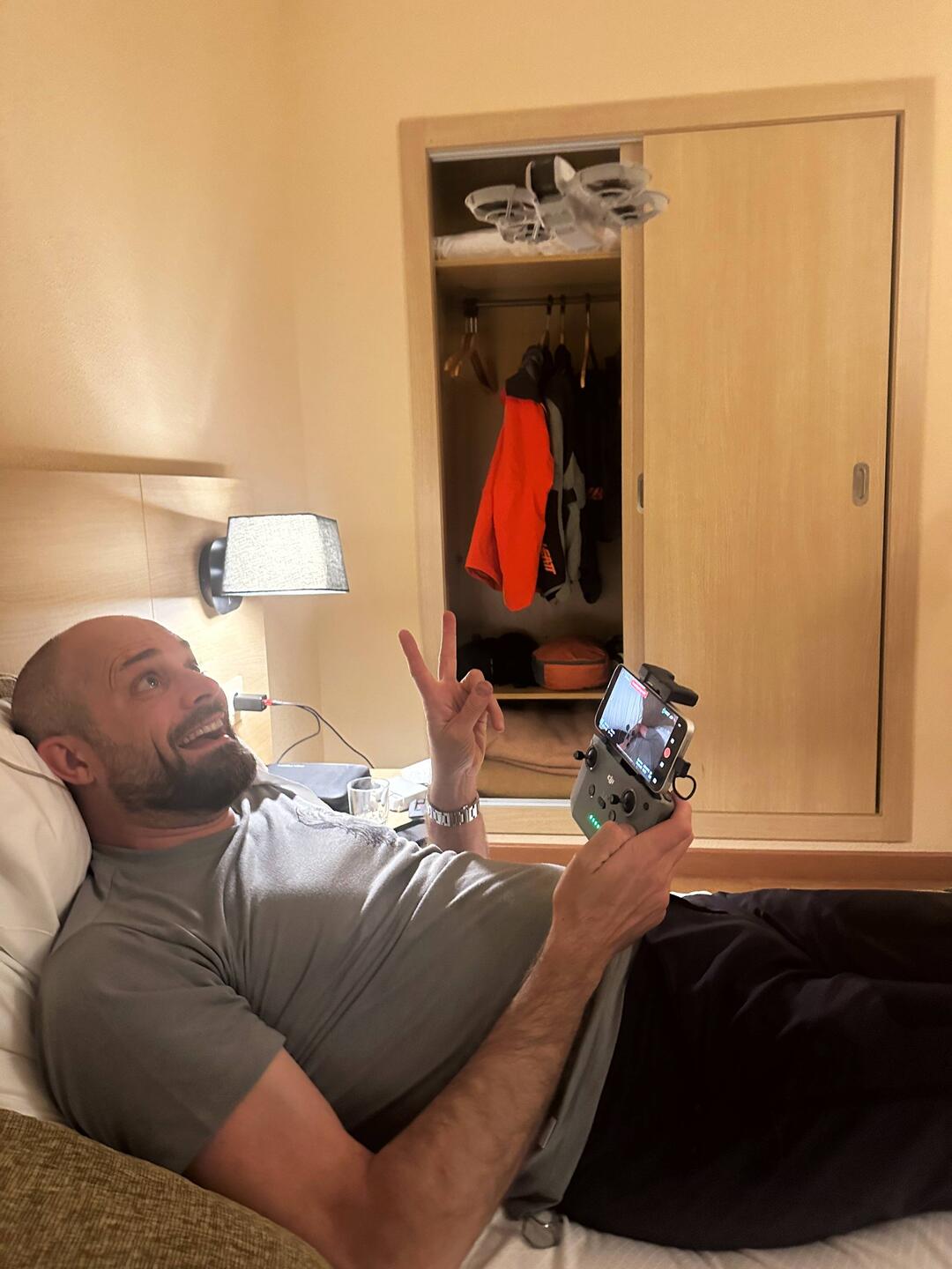 Was fliegt denn da im Zimmer rum?