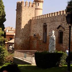 Statue of Queen Isabella. King Fermando and Queen Isabella had the monastery built in 1477.