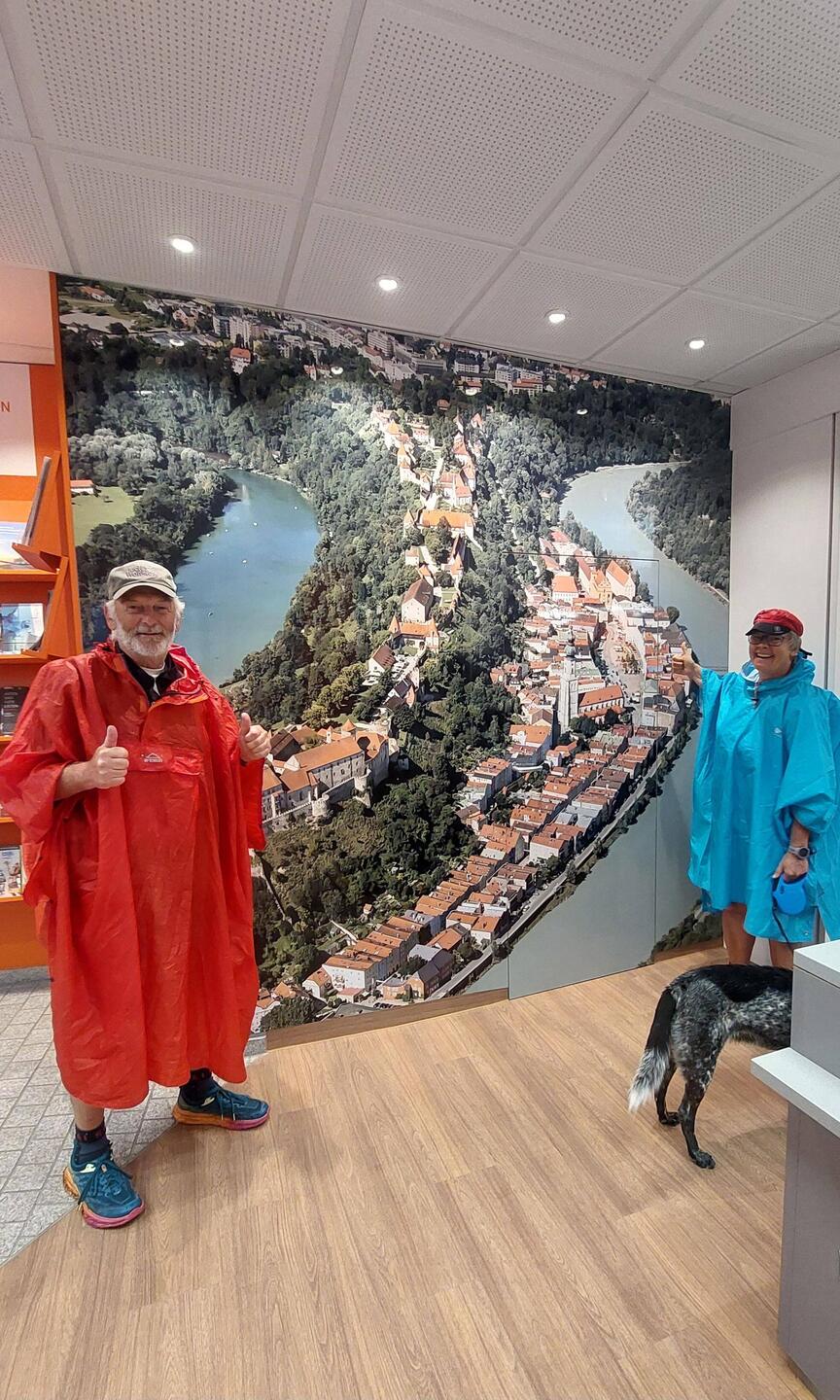 Im Tourismus Büro von Burghausen!