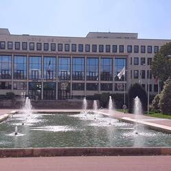 Hotel de Ville, hier ohne Egalitè-Libertè-Fraternitè