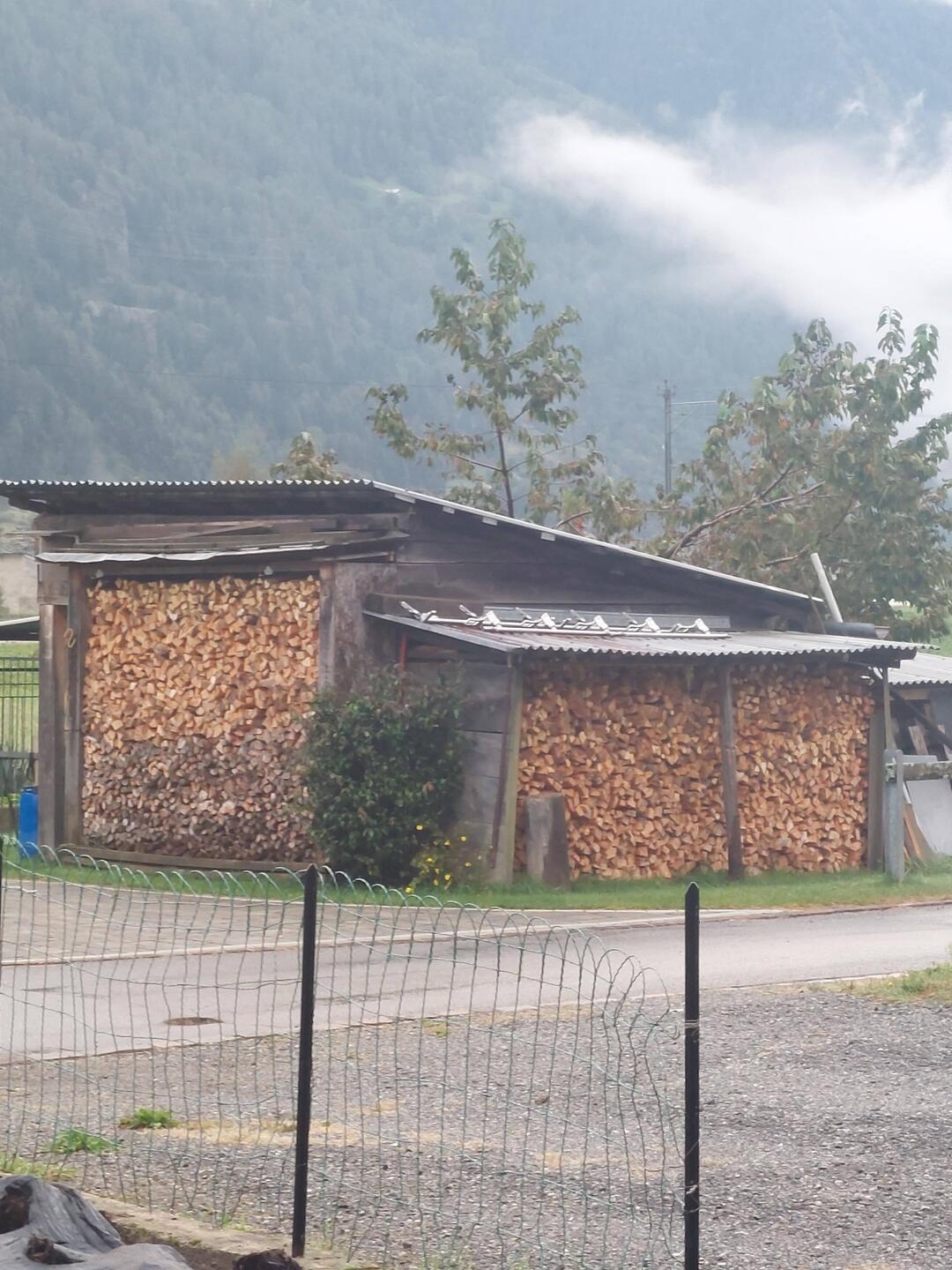 My type of woodshed! Li Curt Switzerland