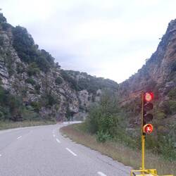 Ab Rémuzat geht es durch einen Canyon