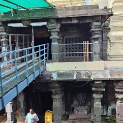 2 Floors are required to view the whole Shiva Linga