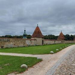 Großzügige Burganlage!