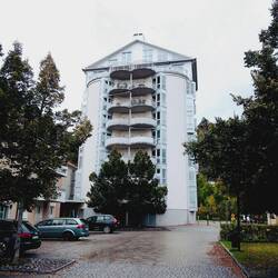 Silos zu Wohnungen umgebaut