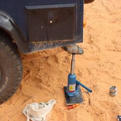 Auspuffanlage wieder in Position