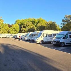 New free aire with all services, 10min walk from city centre