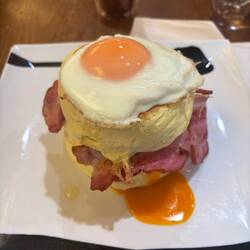 Fluffy Pancake at Benitsuru