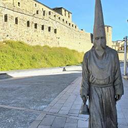 The 'Lambrión Chupacandiles': A unique Nazarene who announces Holy Week in Ponferrada