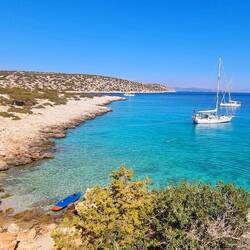 Agios Thomas Diaporion, île isolée non loin d'Athènes