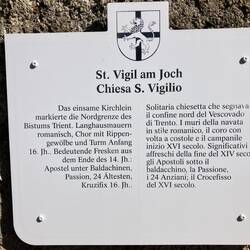 gweiht dur s'Bistum Chur, verträte damals dur s'Bistum Trient