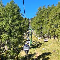 dänn mit em 1er-Sässellift vo anno "weiss nöd wänn" gemäääääächlich wiiter uf 1814 m ü. M.