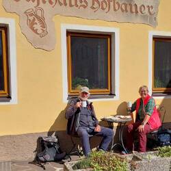Topfenstrudel und Kaffee in der Sonne!😎