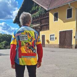 Eine amerikanische Radel Seniorin wie aus dem Bilderbuch!😁