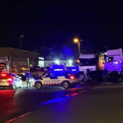 Die Polizei macht direkt vor unserem Hotel eine Razzia