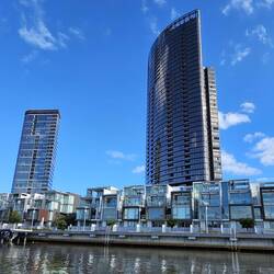 Housing on the river goes from AU$8-10 million (~US$5.5-7mil).