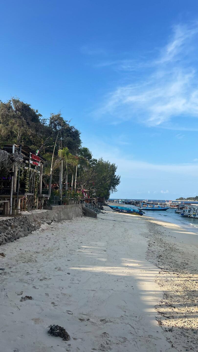 Gilli Beach