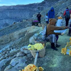 Schwefelminenarbeiter