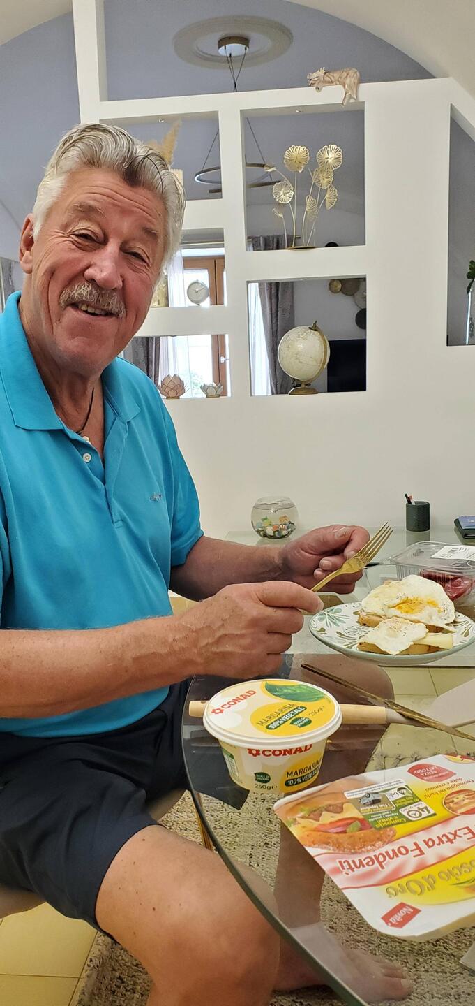 An egg sandwich to start us off!