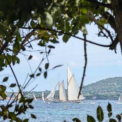 Blick vom Platz Richtung St. Tropez