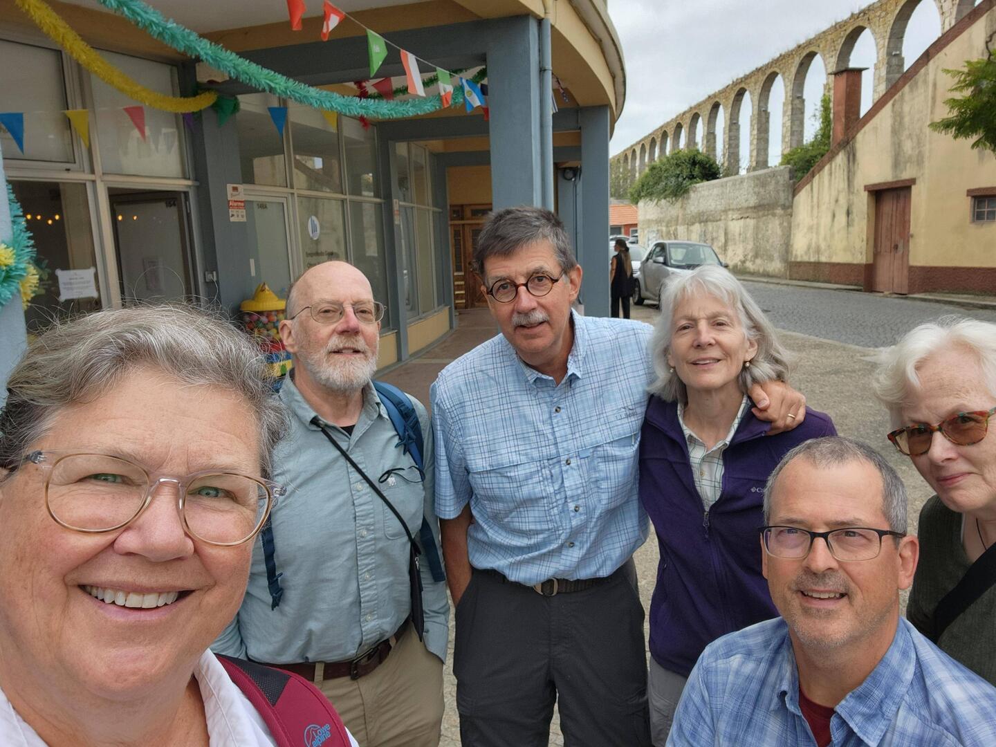 Farewell after coffee with M&T in Vila de Conde