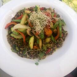 Sepia Cusco: Gemüse mit Quinoa - 8/10⭐️